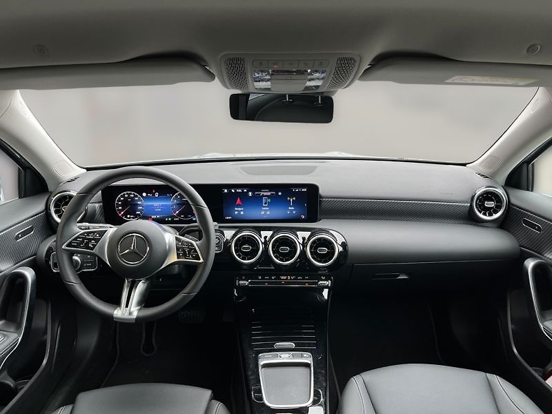 Mercedes-Benz Třídy A A-Třída 200 Progressive Line - fotka 14 z 21