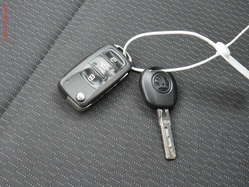 Škoda Rapid (2013) 1.6TDi, Ambition, STK4/28 - fotka 19 z 19