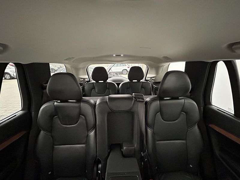 Volvo XC90 2.0 D5 4x4 Inscription - fotka 29 z 35