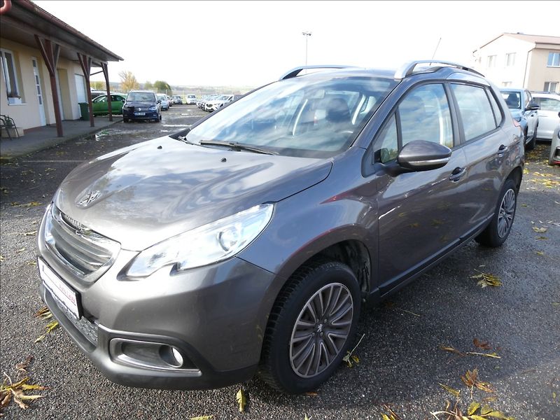 Peugeot 2008 1,2 PureTech 60kW - fotka 3 z 38