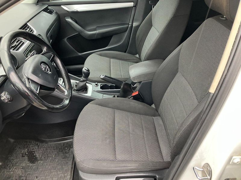 Škoda Octavia (2015) 1.6TDI 81kW VÝHŘEV SED TAŽNÉ - fotka 18 z 23