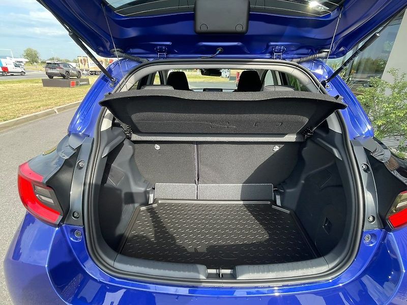 Toyota Yaris 1.5 Hybrid 116K Style - fotka 18 z 28