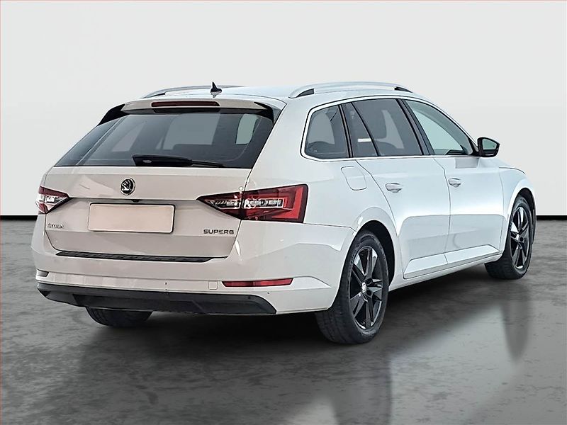 Škoda Superb (2015) 1.6 TDI, Kůže, Bi-Xenony - fotka 5 z 23
