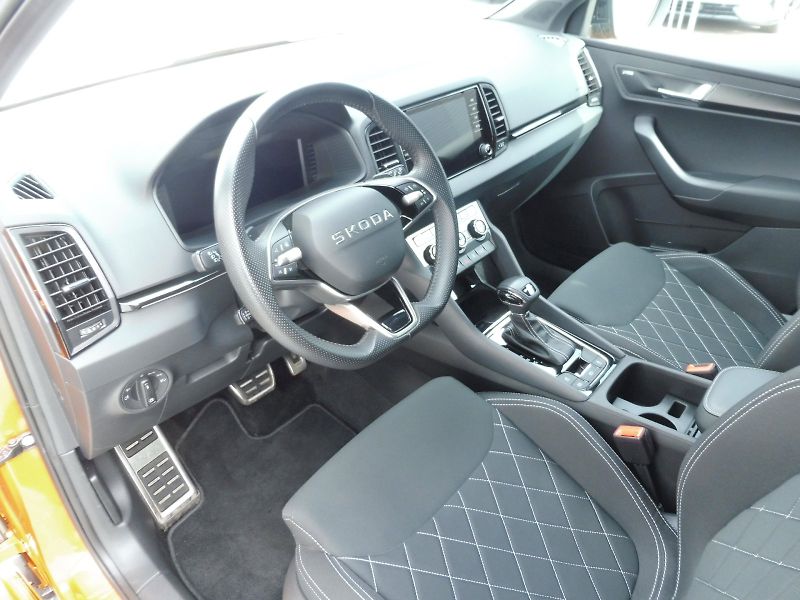 Škoda Karoq (2025) SportLine 1,5 TSI 110kW DSG - fotka 6 z 29
