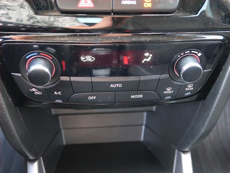 Suzuki Vitara (2020) Elegance 1.4 BoosterJet - fotka 12 z 18