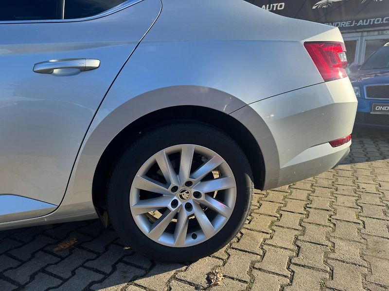 Škoda Superb (2019) DSG 2,0 TDI 140 KW STYLE+ SŠA - fotka 15 z 49