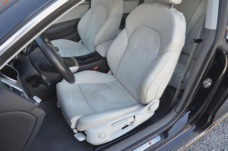 Audi A5 (2009) Coupe 2.0 TFSi 132kW S-LINE  - fotka 17 z 40