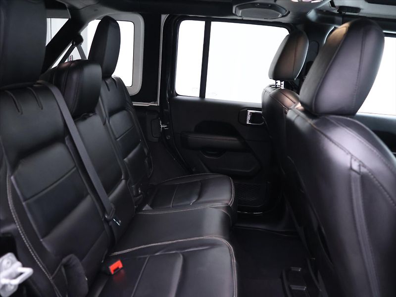 Jeep Wrangler 2.1 CRD 147kW Aut. Unlimited - fotka 12 z 31