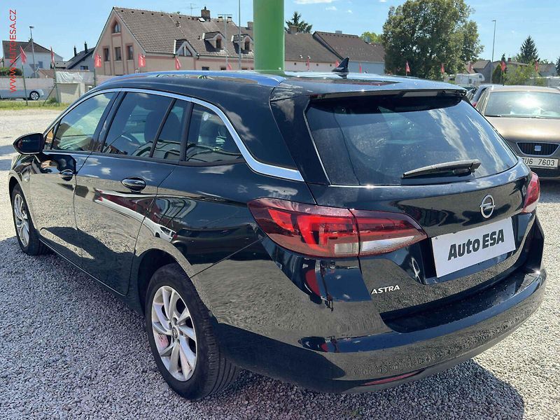 Opel Astra (2019) 1.6CDTi, Navi, bixenon - fotka 6 z 18
