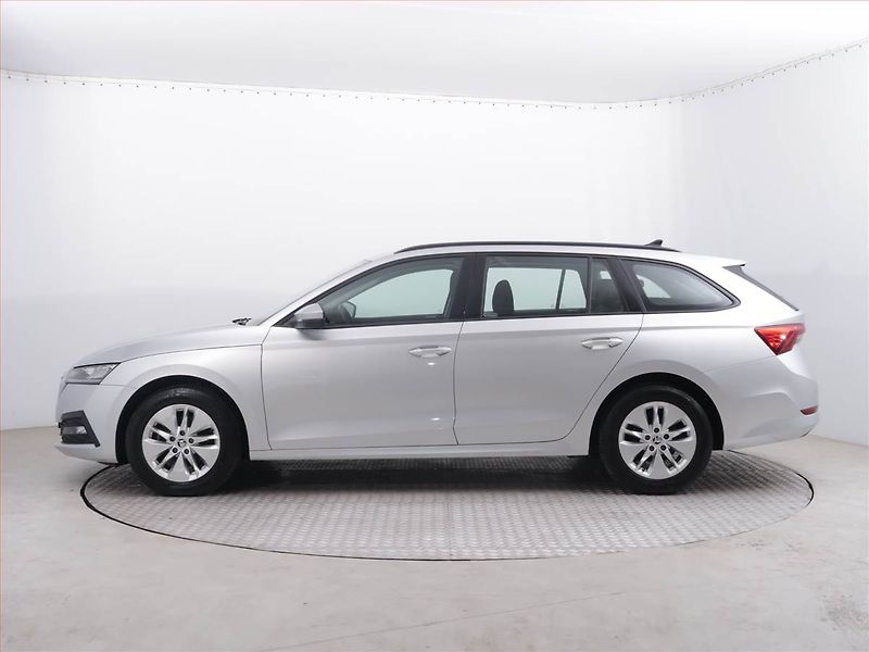 Škoda Octavia (2022) Ambition 2.0 TDI, ČR,1.maj - fotka 3 z 21