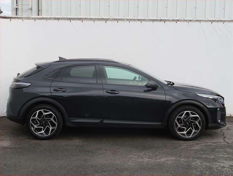 Kia XCeed (2023) GT Line 1.5 T-GDI, Serv.kniha - fotka 6 z 22