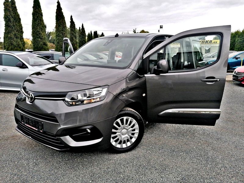 Toyota ProAce City Verso (2021) 1.2 T 7-míst Long,Shuttle - fotka 2 z 26
