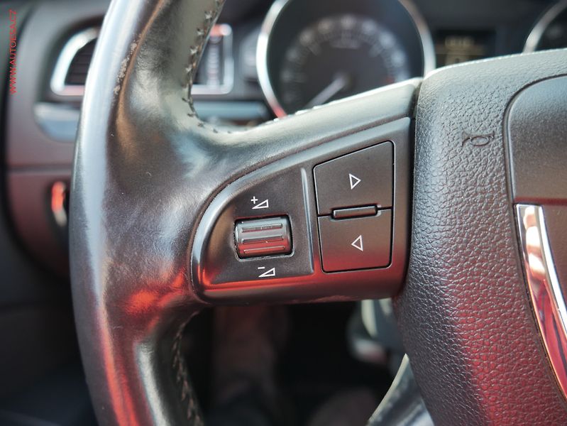 Škoda Superb (2012) 2.0.TDi, DSG, výhřev.sed - fotka 12 z 22