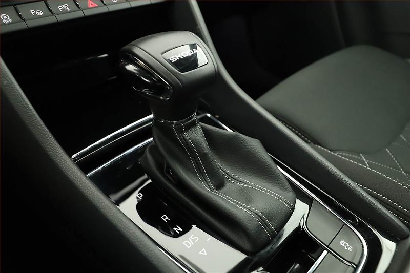 Škoda Karoq (2025) 1.5 TSI, SPORTLINE, AUTOMAT - fotka 10 z 19