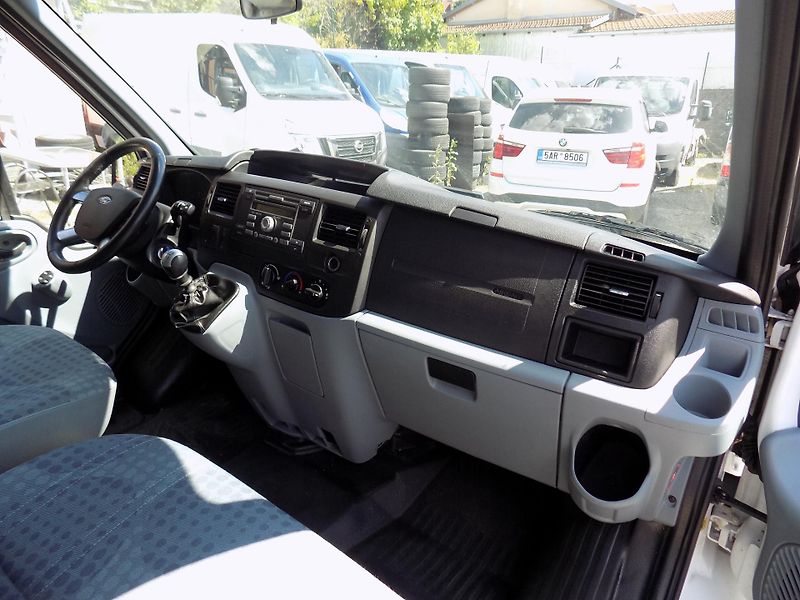 Ford Transit 2,2 TDCI 92 KW MWB 350 TREND - fotka 26 z 38