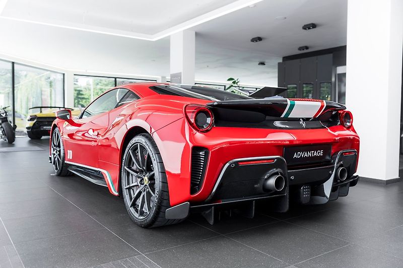 Ferrari 488 Pista PILOTI - fotka 4 z 26