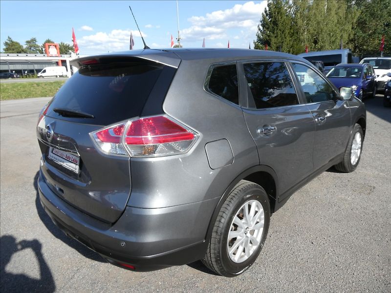 Nissan X-Trail 1,6 dCi 96kW 4x4 serviska - fotka 9 z 44