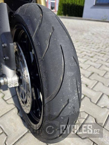 Aprilia Dorsoduro 750 (2010) - fotka 9 z 18