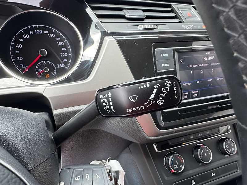 Volkswagen Touran (2018) 1.6 TDi - fotka 25 z 31