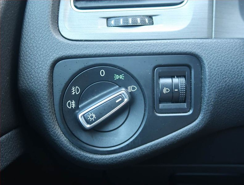 Volkswagen Golf (2013) Highline 1.2 TSI, Navi - fotka 17 z 19