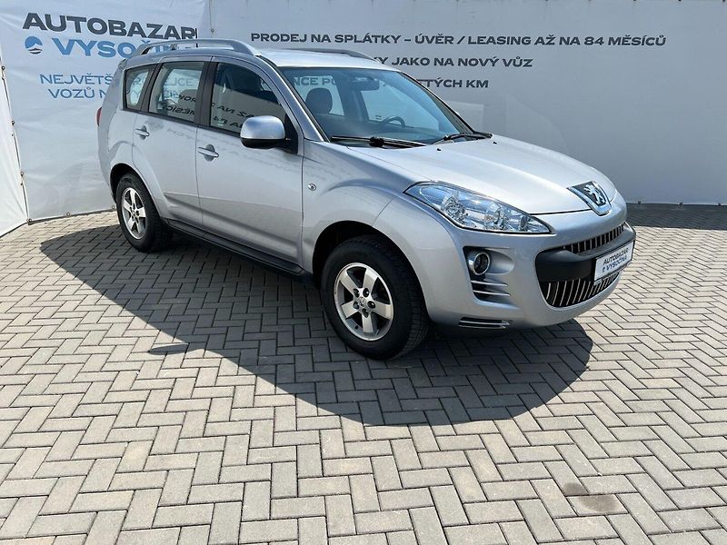 Peugeot 4007 (2009) 2.2HDi 115kW 4x4 - fotka 3 z 36
