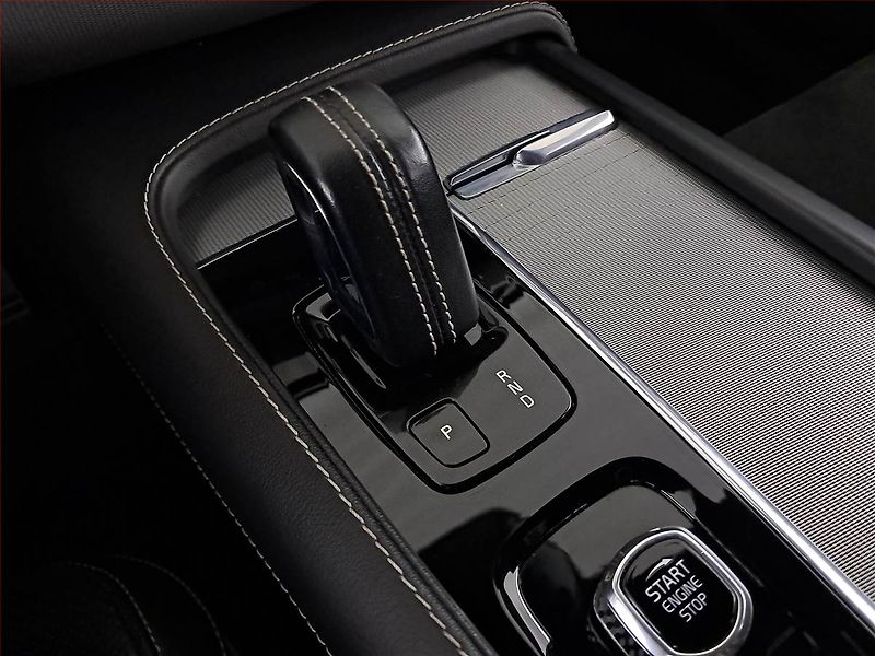 Volvo XC90 (2021) B5 AWD - fotka 13 z 25