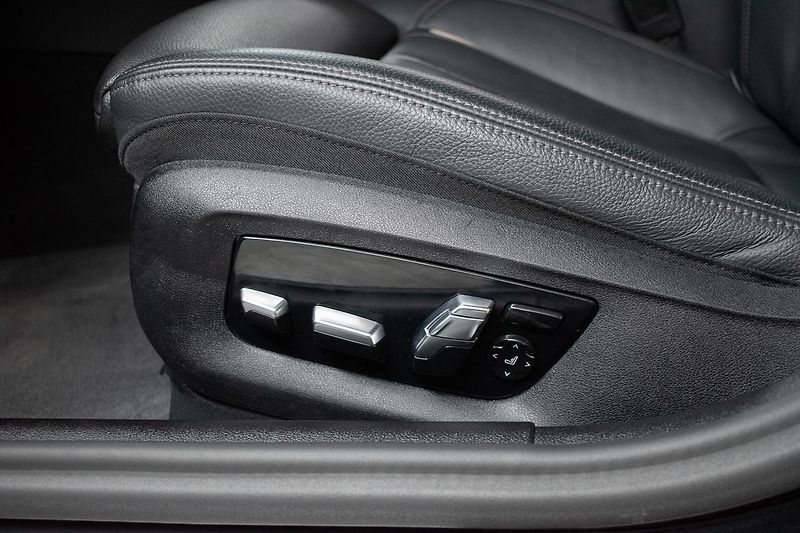 BMW Řada 5 530d xD TAŽNÉ*N.TOPENÍ*ČR 1.M* - fotka 17 z 51
