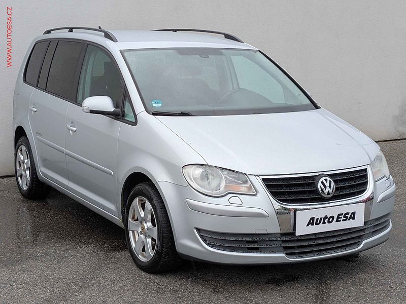 Volkswagen Touran (2008) 1.4 TSi, AC, navi - fotografie inzerátu