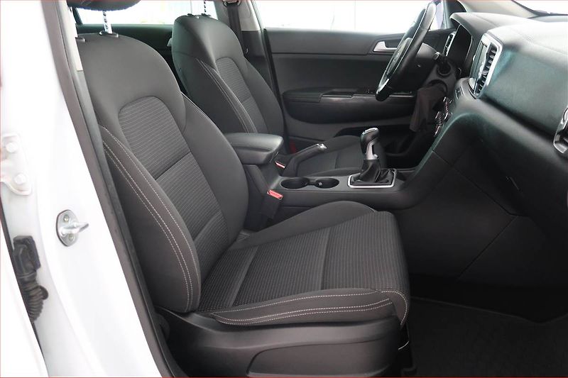 Kia Sportage (2017) 1.6 GDI, Serv.kniha, Navi - fotka 9 z 18