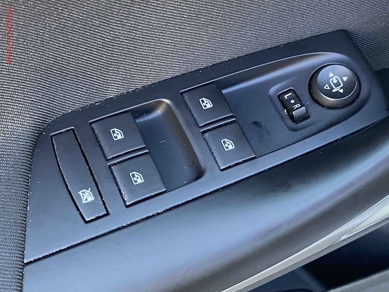 Opel Astra (2019) 1.4 T, Edition, navi, kamera - fotka 11 z 17