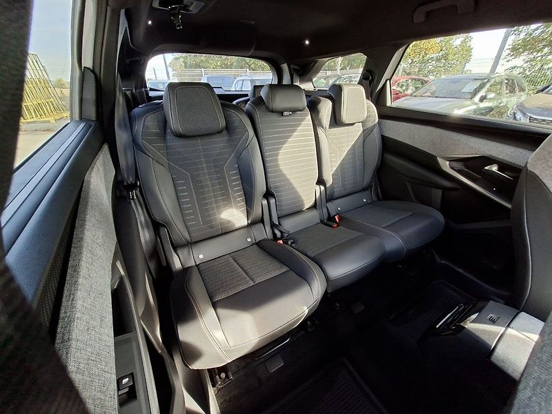 Peugeot 5008 ALLURE HYBRID e-DCS6 - fotka 6 z 27