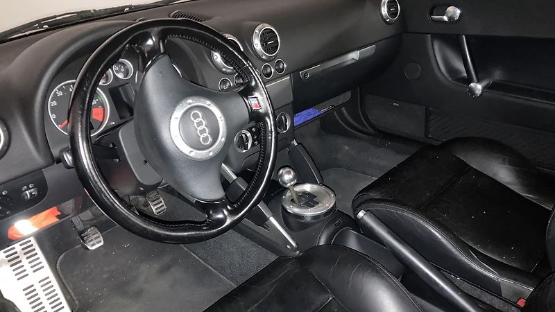 Audi TT (1998) 1.8T 5V TOP stav 1A bez koroze - fotka 25 z 35