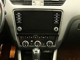 Škoda Octavia (2018) 2.0 TDi, 2.maj,ČR, DSG, park - náhled 13