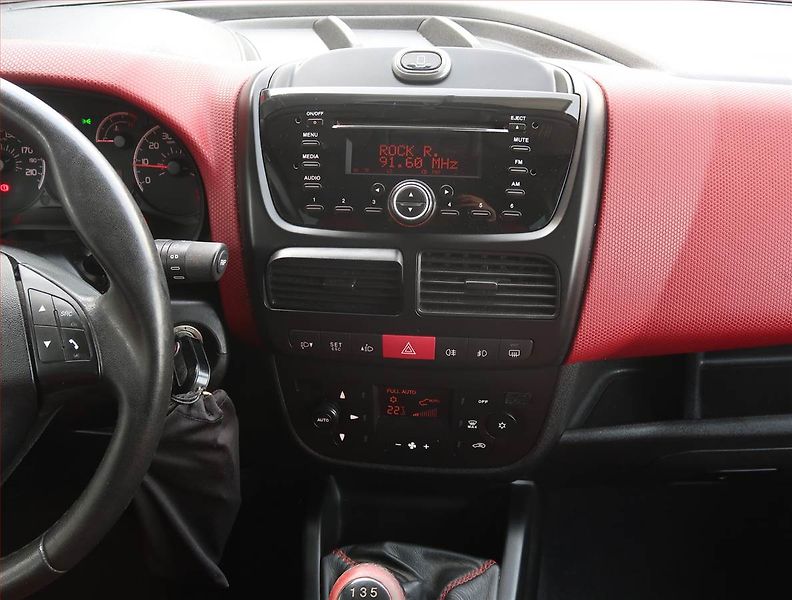 Fiat Dobló (2010) 1.3 MultiJet, 5Míst - fotka 12 z 21