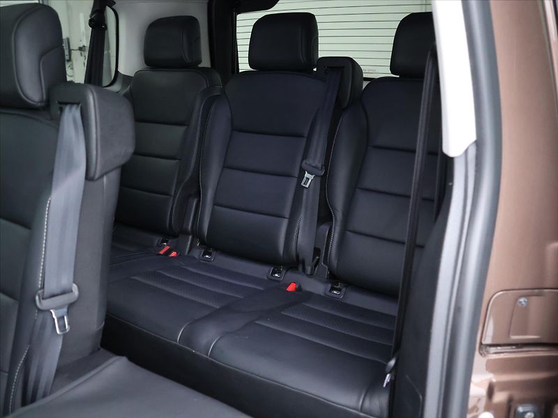 Citroën SpaceTourer 2,0 HDI 130kW Shine CZ DPH - fotka 16 z 38