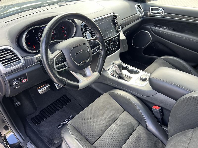 Jeep Grand Cherokee SRT 6.4 V8 HEMI - fotka 10 z 30