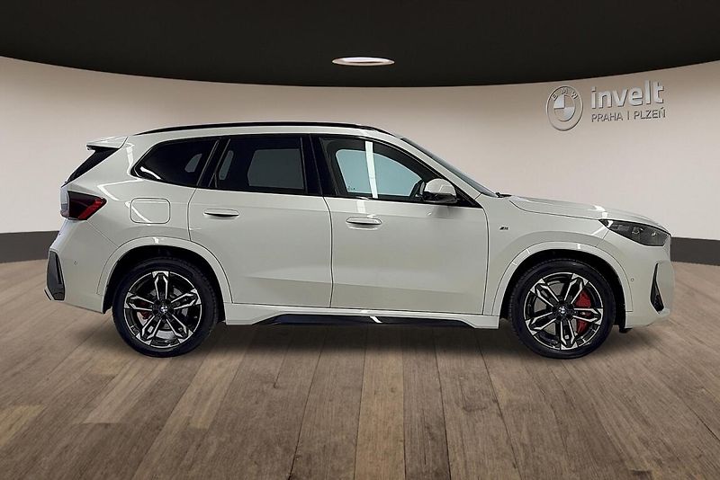 BMW X1 xDrive23d - fotka 2 z 19