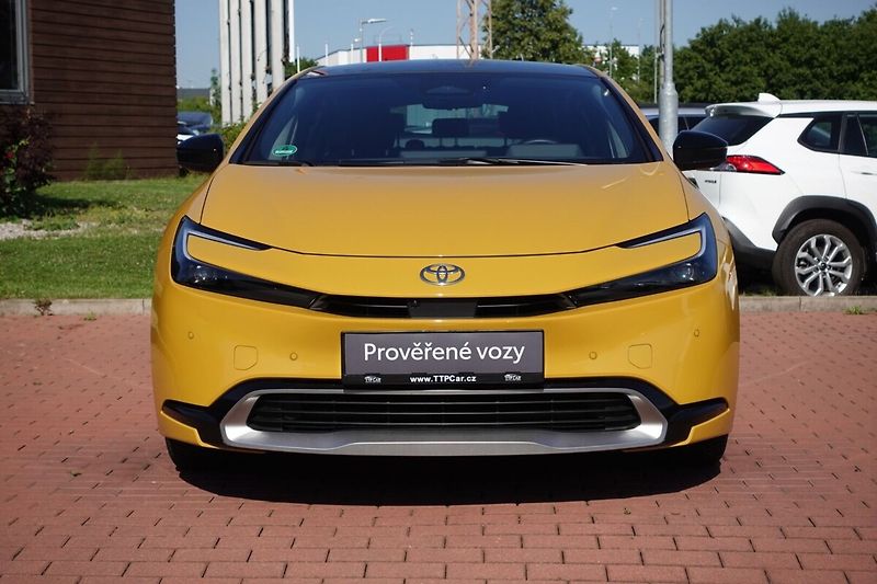 Toyota Prius 2.0 PHEV Executive sada komple - fotka 2 z 35