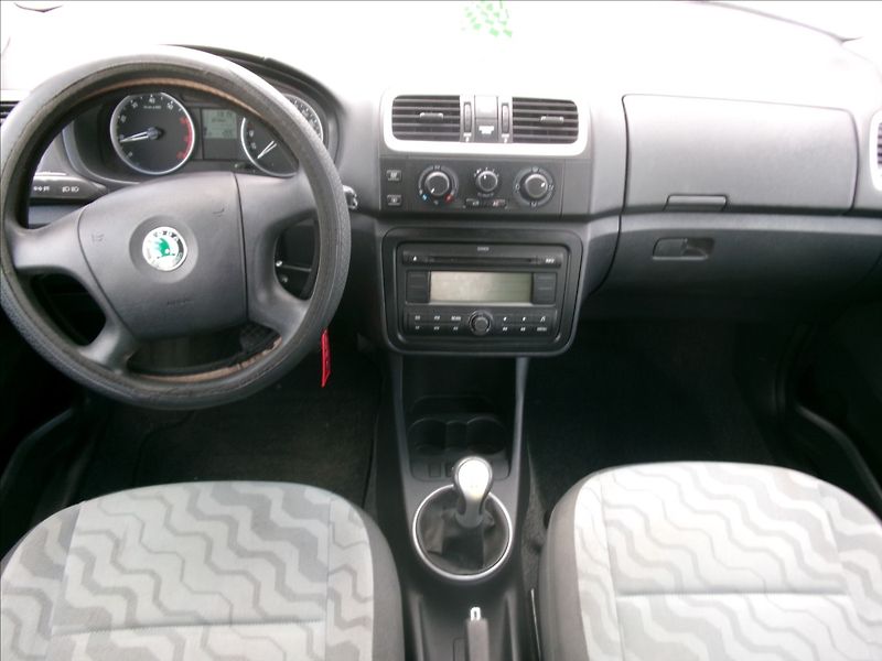 Škoda Fabia 1,4 i 63kw Klima,ESP,po STK - fotka 10 z 29