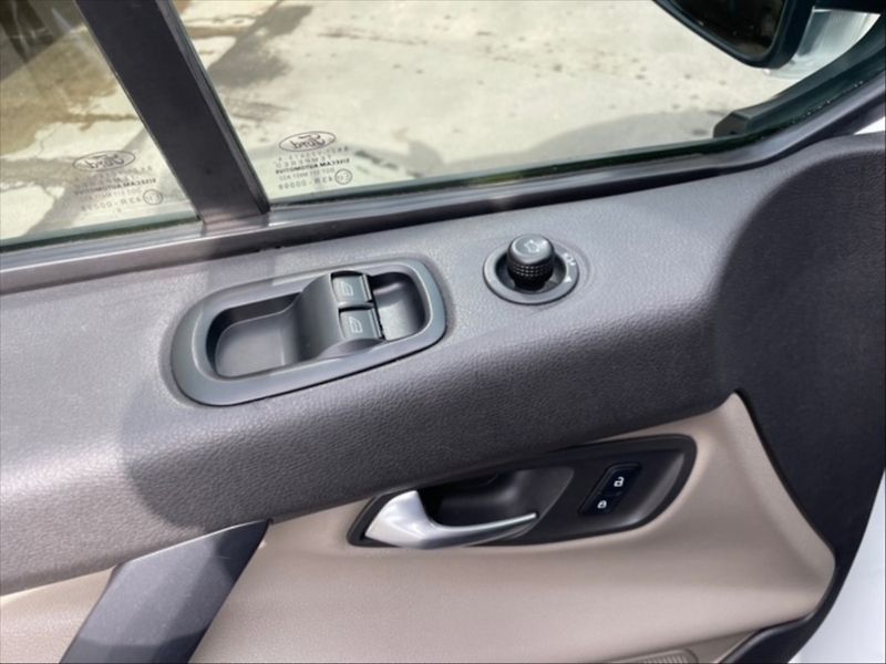 Ford Tourneo Custom 2,0 TDCi96 Titanium 310 S - fotka 11 z 11