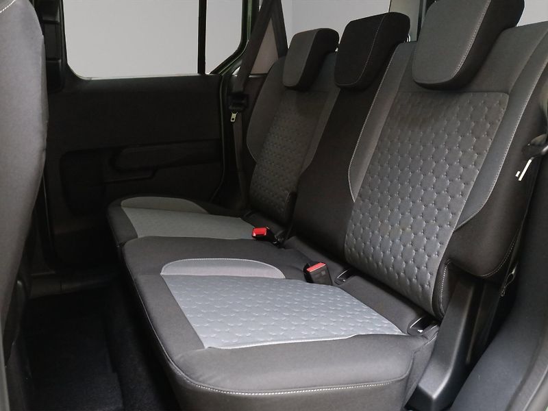 Ford Tourneo Courier (2026) L1 TOURNEO TITANIUM 1,0 EcoBoo - fotka 15 z 17