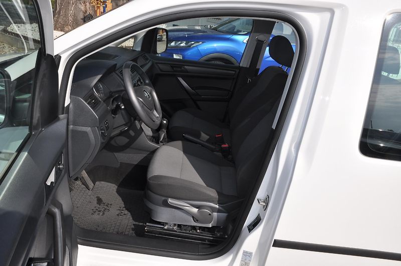 Volkswagen Caddy 1.2TSi 62kW 5.míst - fotka 6 z 16