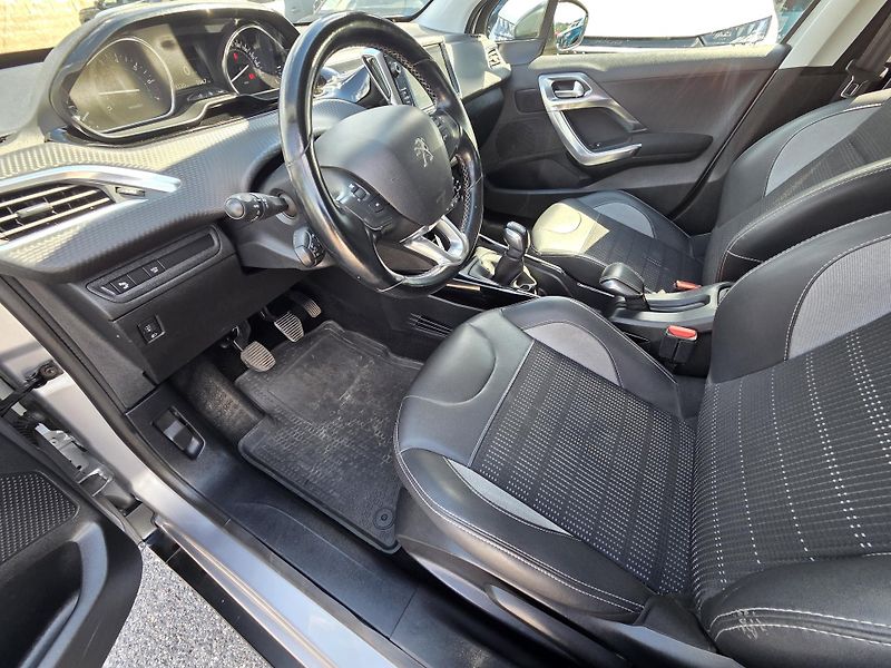 Peugeot 2008 (2018) 1.2 PT 110 ALLURE MAN5 - fotka 9 z 28