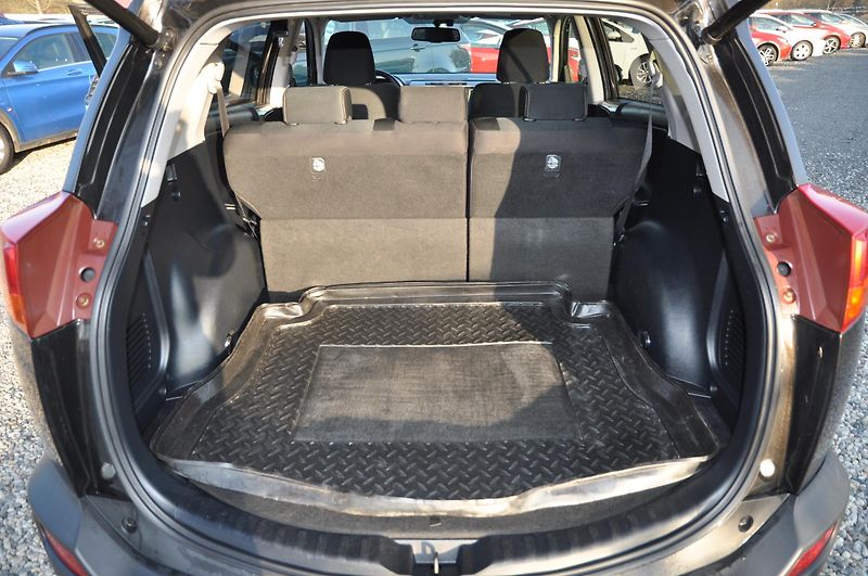 Toyota RAV4 2.0D-4D 91kW 4x4  - fotka 8 z 13