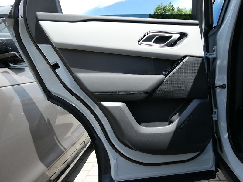 Land Rover Range Rover Velar (2026) 2,0 S D200 - fotka 15 z 34