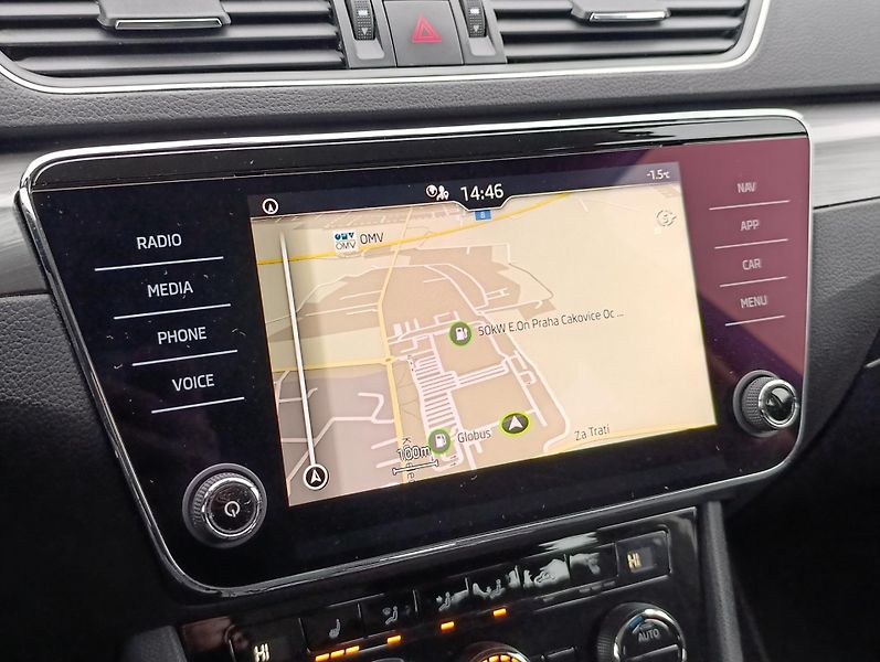 Škoda Superb 2.0TDI 147kW STYLE VIRTUAL DPH - fotka 21 z 29