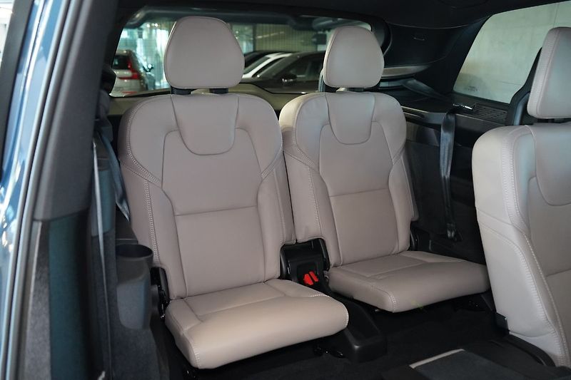 Volvo XC90 T8 PLUS Bright, Ventilace, 360 - fotka 47 z 49