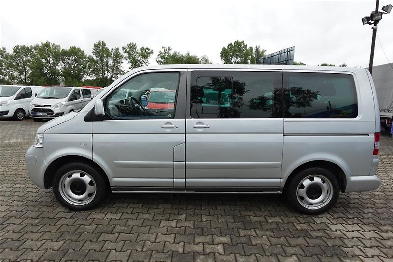 Volkswagen Multivan 2,5 TDi  7 MÍST AUTO KLIMA - fotka 3 z 30