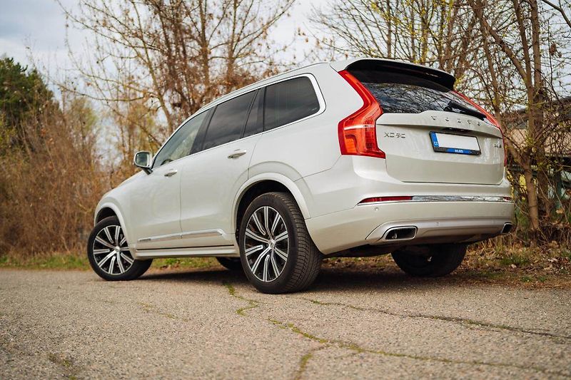 Volvo XC90 (2019) B5 AWD - fotka 5 z 28