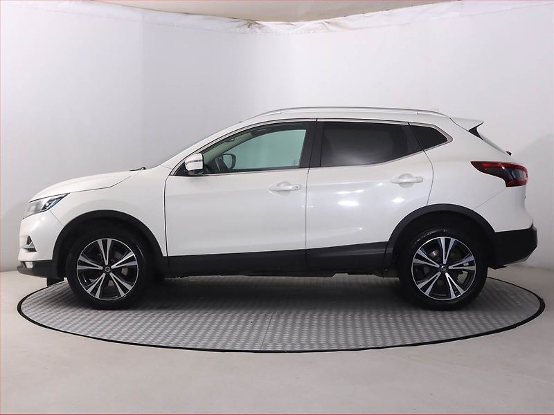 Nissan Qashqai (2018) Tekna 1.2 DIG-T, Serv.kniha - fotka 3 z 22